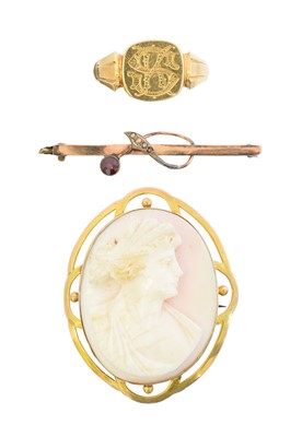 Lot 7 - A selection of jewellery