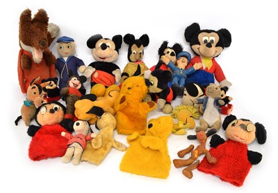 Lot 129 - 22 entertainment-themed toys and teddy bears