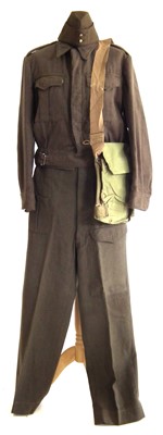 Lot 164 - British army uniform.