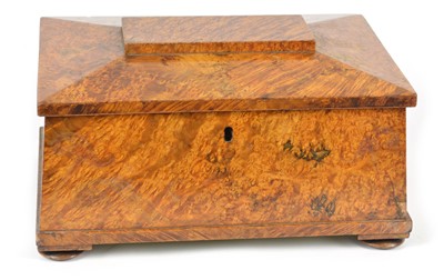 Lot 207 - 20th century jewellery box