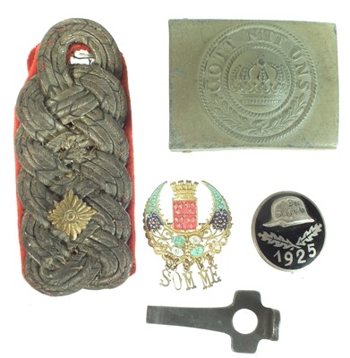 Lot 488 - Collection of Militaria