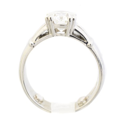 Lot 107 - A platinum diamond single stone ring