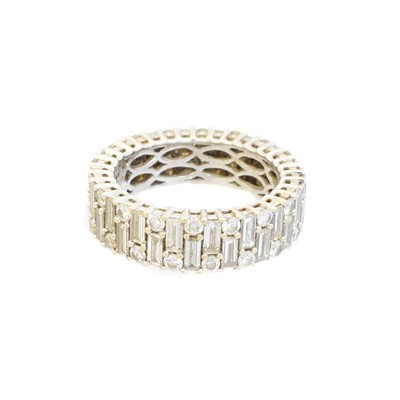 Lot 97 - A diamond eternity ring