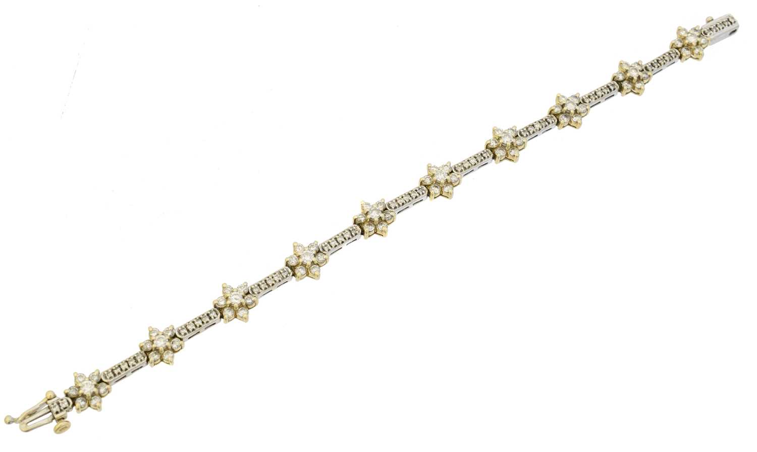 Lot 31 - A diamond bracelet
