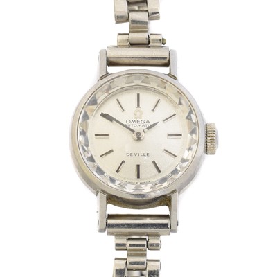 Lot 173 - A ladies stainless steel Omega Deville automatic watch