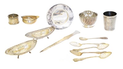 Lot 114 - A selection of silver