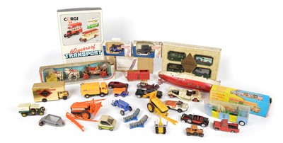 Lot 99 - Group lot of diecast vehicles