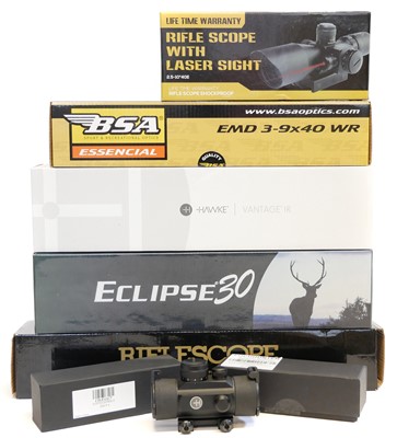 Lot 551 - Boxed rifle scopes and optics.