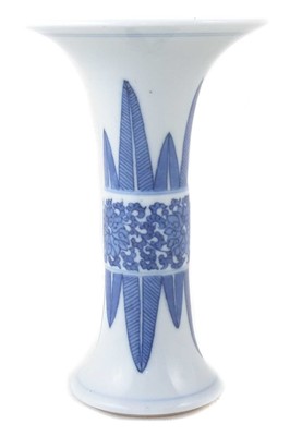 Lot 247 - Chinese vase