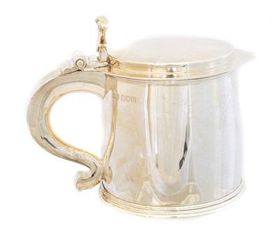 Lot 171 - A George V silver tankard
