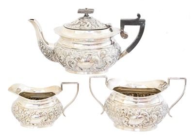 Lot 194 - A silver teaset