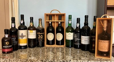 Lot 79 - 12 Bottles Mixed Lot Port