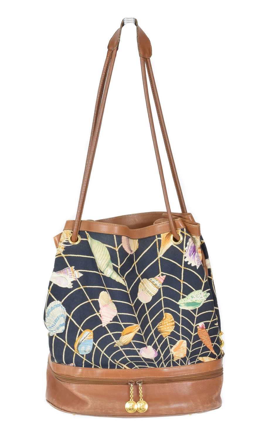 Lot 124 - A vintage Gucci bag