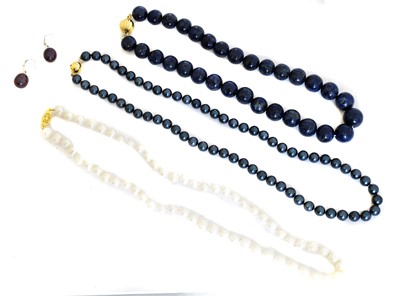 Lot 36 - A selection of jewellery