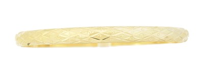 Lot 24 - A bangle
