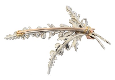 Lot 12 - A 9ct gold cultured pearl heather spray brooch by Alabaster & Wilson