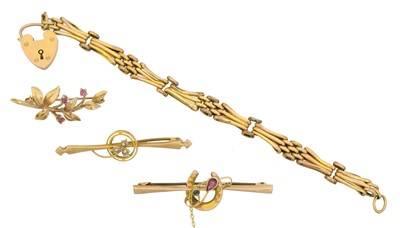 Lot 9 - A selection of jewellery