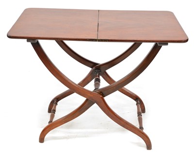 Lot 392 - Victorian mahogany coaching table