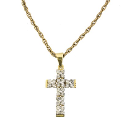 Lot 77 - A diamond cross pendant