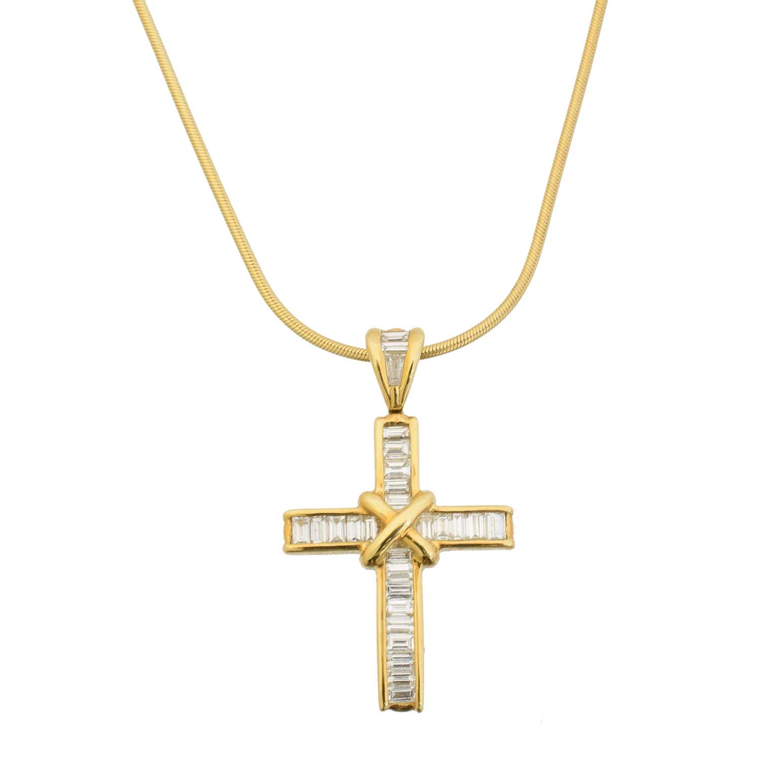 Lot 72 - An 18ct gold diamond cross pendant by Mappin & Webb