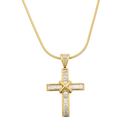 Lot 72 - An 18ct gold diamond cross pendant by Mappin & Webb