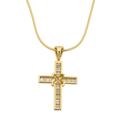 Lot 72 - An 18ct gold diamond cross pendant by Mappin & Webb