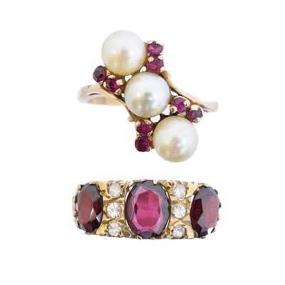 Lot 62 - Two 9ct gold gem set dress rings