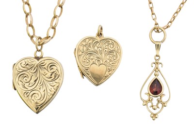 Lot 30 - A selection of jewellery