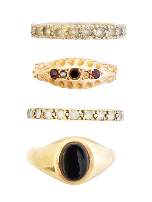 Lot 69 - Four dress rings