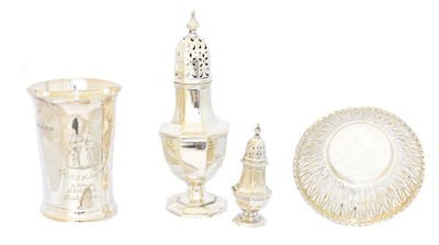 Lot 122 - A selection of silver