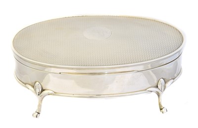 Lot 131 - A George V silver trinket box