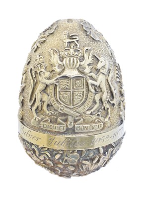 Lot 76 - A silver gilt and enamel 'Silver Jubilee' surprise egg by Stuart Devlin