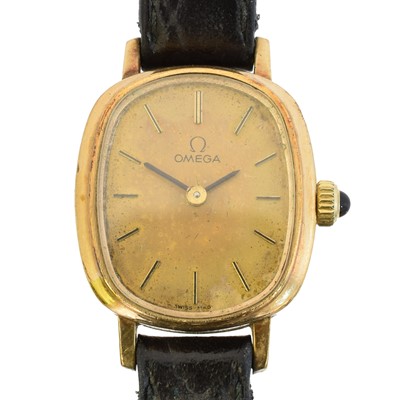 Lot 174 - A ladies 9ct gold Omega watch