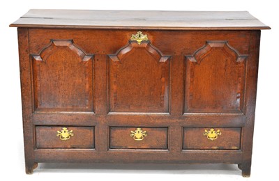 Lot 419 - 17th-century oak coffer