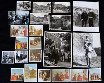 Lot 72 - Behind the scenes photographs and postcards from legendary films of the 50's and 60's