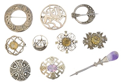 Lot 78 - A selection of silver Celtic jewellery