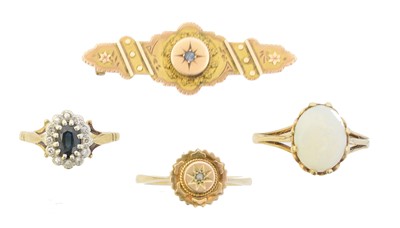 Lot 5 - A selection of jewellery