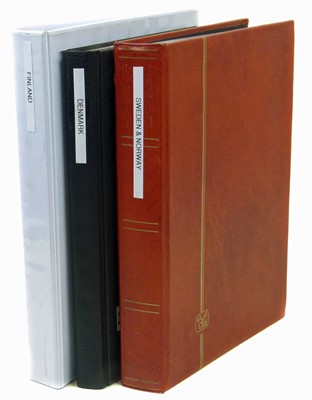 Lot 274 - Scandinavian stamp collection in 2 stockbooks