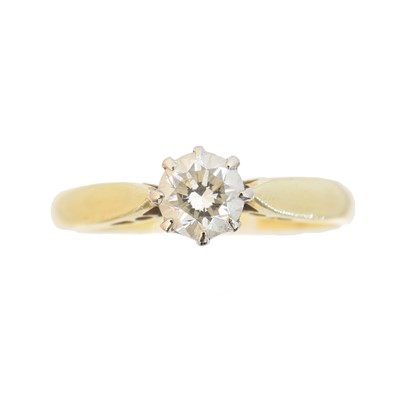 Lot 141 - An 18ct gold diamond single stone ring