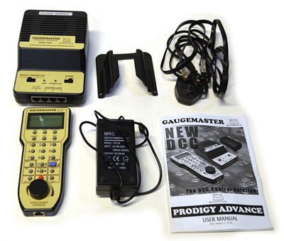 Lot 199 - Gaugemaster Prodigy Advance base unit and...