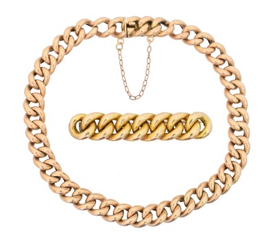 Lot 17 - An early 20th century curb link chain bracelet