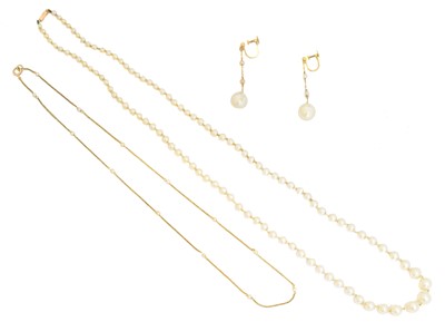 Lot 34 - A selection of pearl jewellery