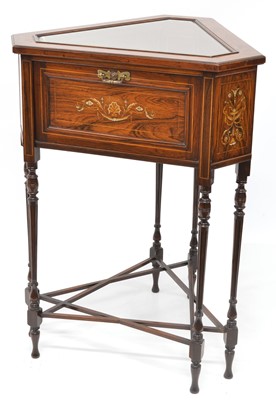 Lot 266 - Edwardian rosewood bijouterie cabinet