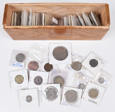 Lot 58 - Assortment of foreign coinage from Sweden, Botswana, Lithuania, Egypt, Singapore and many others.