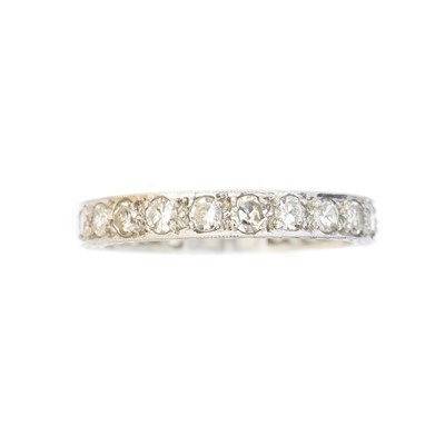 Lot 39 - A diamond eternity ring