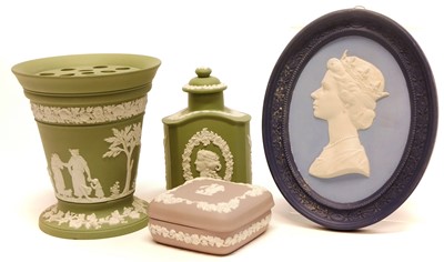 Lot 179 - Four pieces of Wedgwood jasperware