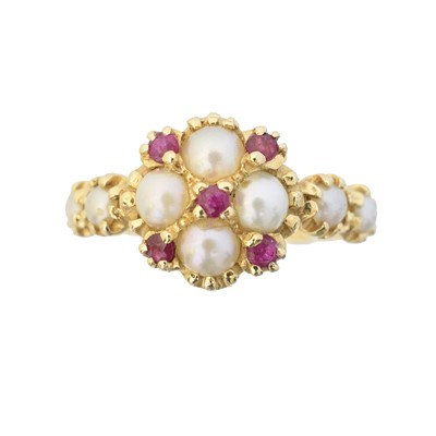 Lot 55 - A 14ct gold split pearl and ruby ring