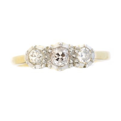 Lot 47 - A diamond three stone ring