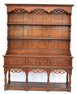 Lot 404 - Late 20th-century oak dresser