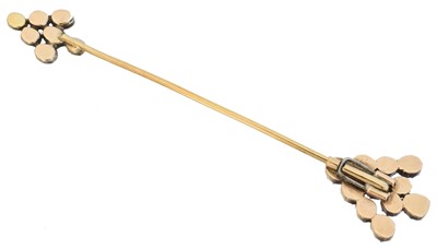 Lot 3 - A diamond jabot pin